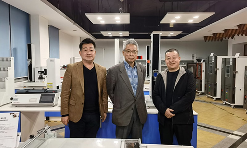 欢迎日本技术顾问黑田雄二先生来宝大参观指导！